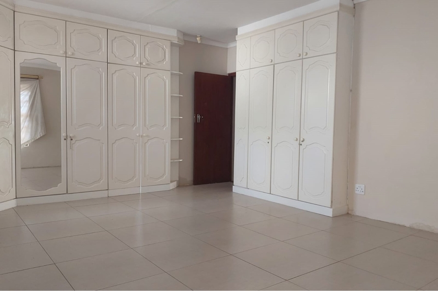 3 Bedroom Property for Sale in Uitenhage Upper Central Eastern Cape
